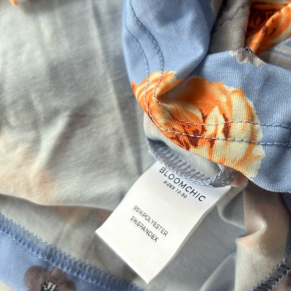 NWT!Floral Blue Sleeveless Top with adjustable ruffle strap size 14-16 or 1X - Picture 5 of 7